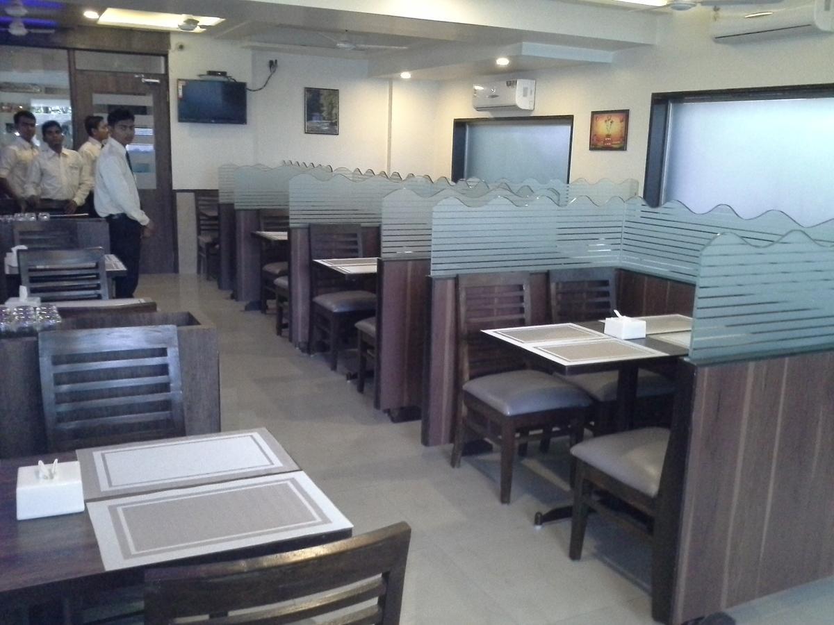 Hotel Galaxy Vaibhav Vasai Exterior foto